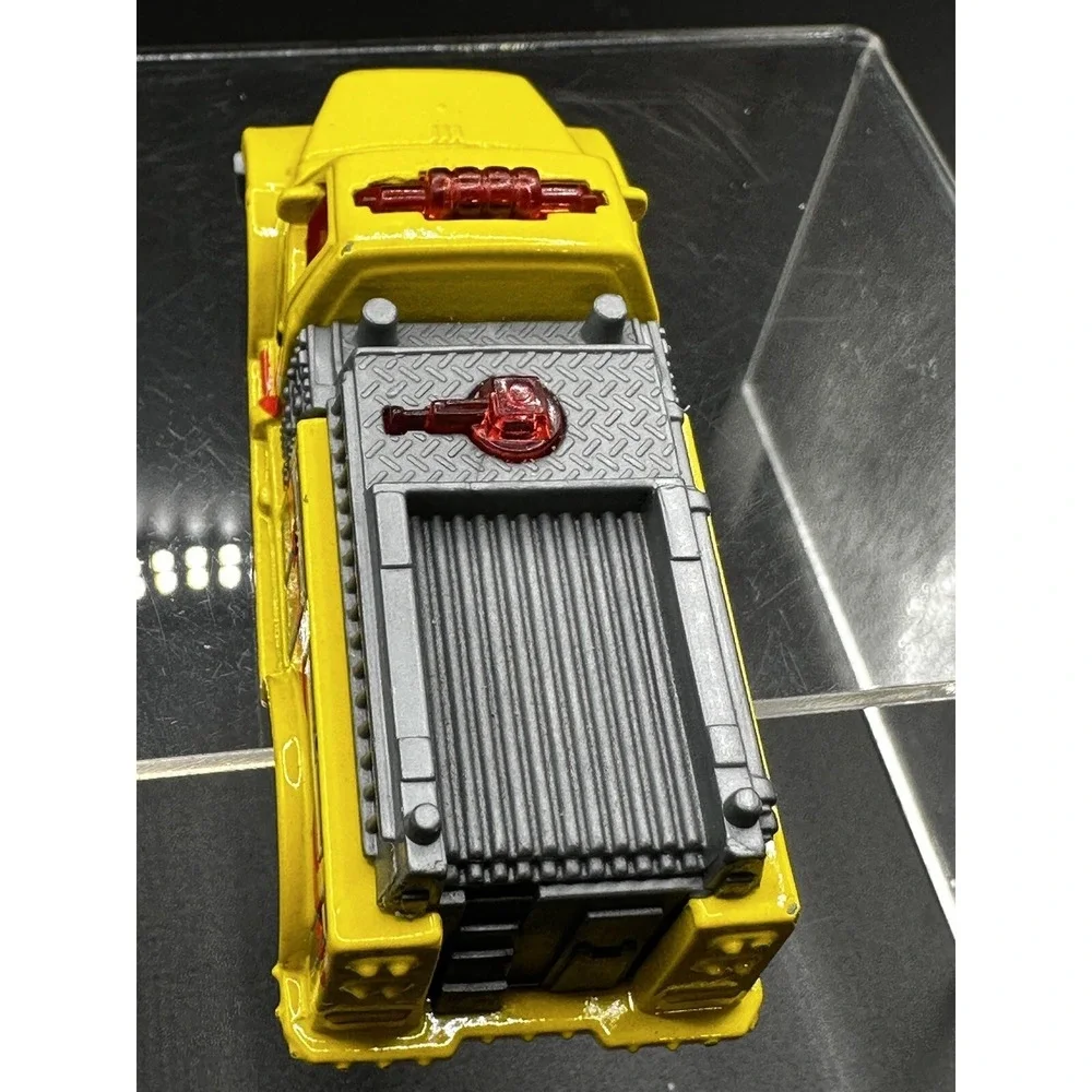 MATCHBOX HIGHWAY RESCUE FIRE TRUCK MB566 2002 Mattel Vintage Yellow Version